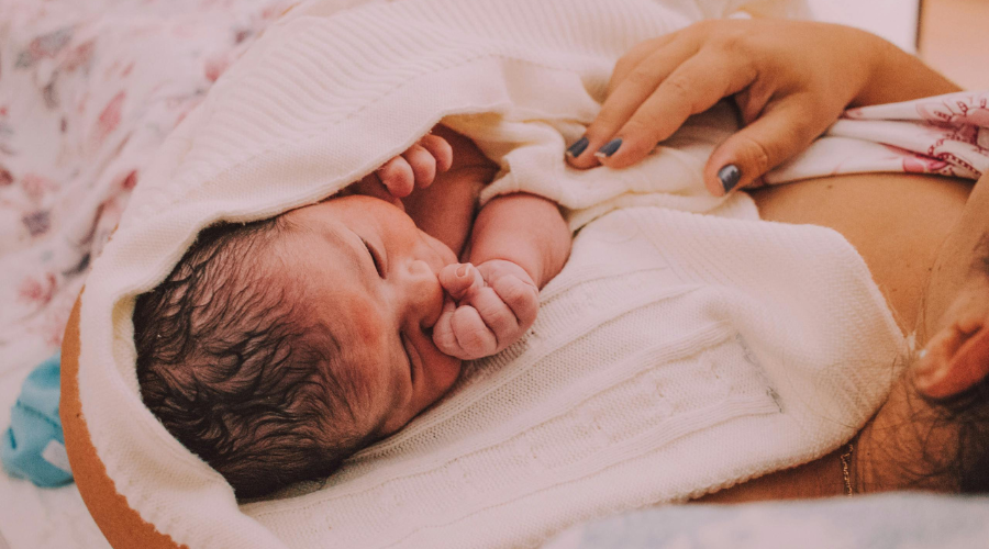 Learn what to expect in the first weeks with a newborn and how a Baby Nurse from Little Minds can support your family with expert newborn care and gentle guidance.