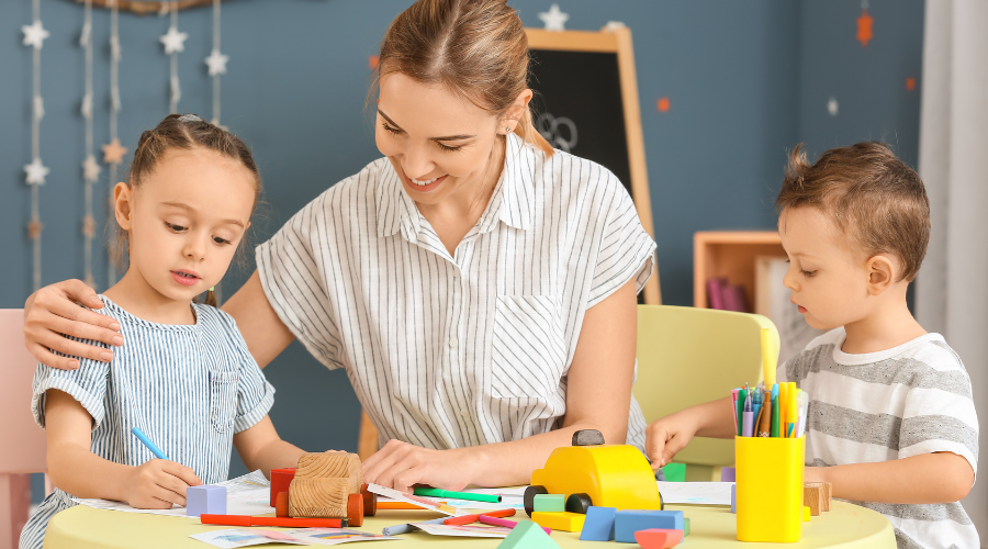Explore the pros and cons of live-in vs. live-out nannies and discover how Little Minds’ nanny service in Budapest offers tailored childcare for your family.